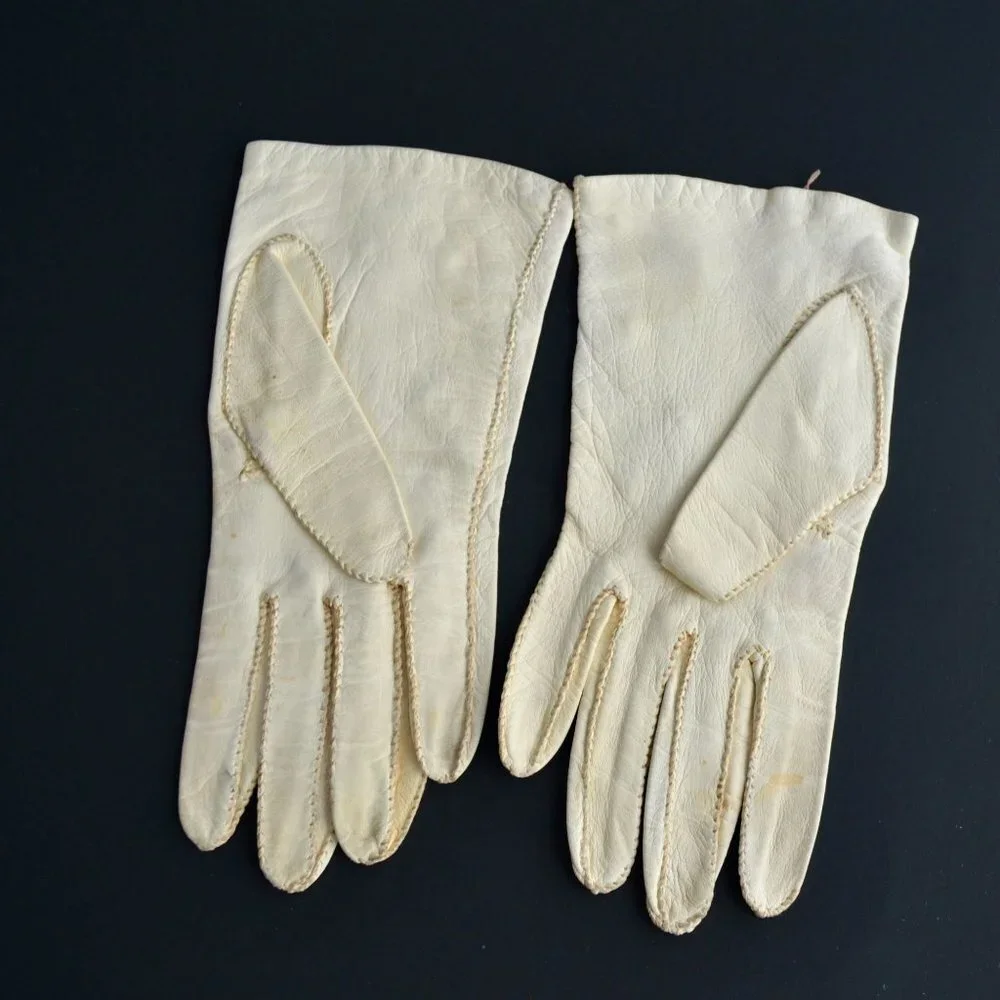 Vintage 1950s? Women's Girls Leather Floral Embroidered Gloves